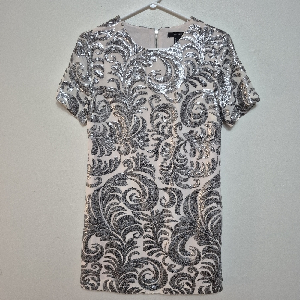 NWT Women’s Festive Silver Sparkle Leaf Sequin Party Mini Dress – Size Small - Picture 2 of 6